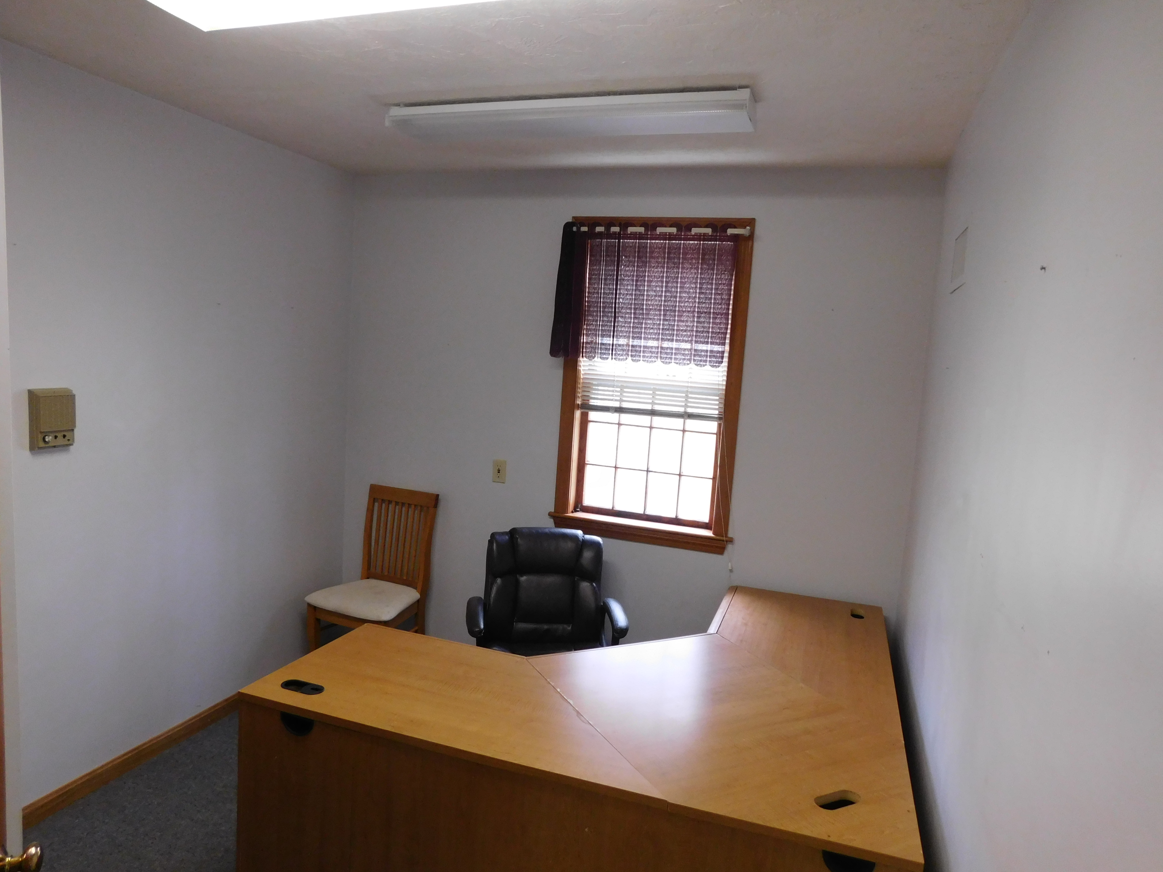 144 ± Sq Ft Fully Furnished Professional Office Space For Lease in