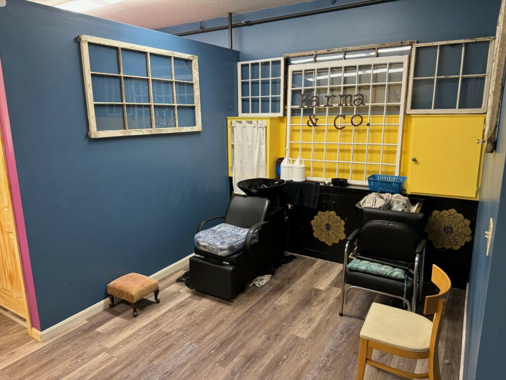 Highly visible salon